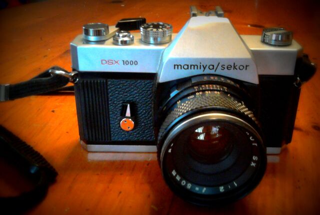 File:Mamiyadsx1000.jpg