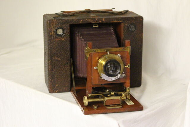 File:Cameras 001.jpg