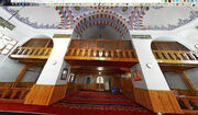 Merzifon Karamustafa Paşa Camii Sonradan yapılan üst cemaat mahfili camiyi karalltıı ve girişten kubbenin güzelliğini kapattı.jpg