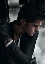 475px-Marlonforeafall5