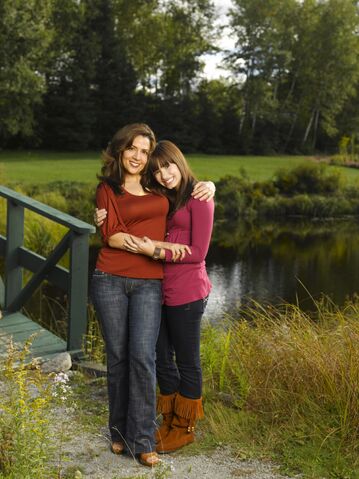 File:Connie and Mitchie.jpg