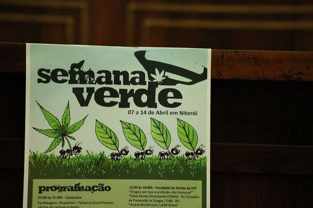 File:Niteroi 2011 April 7-14 Brazil 2.jpg