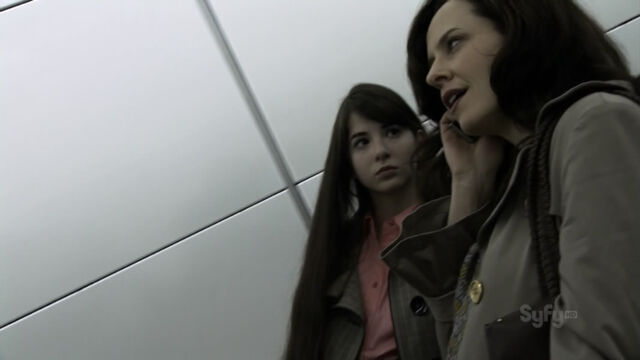 Файл:Caprica.S01E01.720p.HDTV.x264.0-10-00.000.jpg