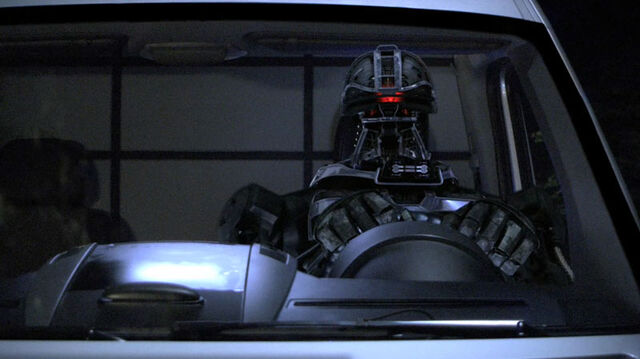 Файл:U-87 behind the wheel, 1x09.jpg