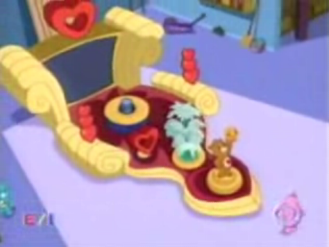 File:Parade float.png