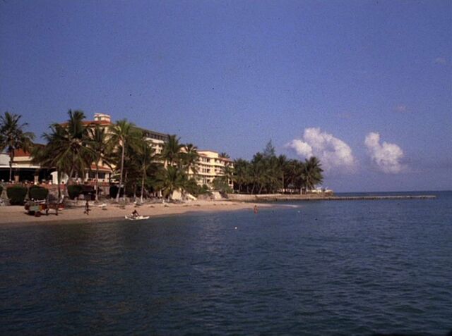 File:Haiti Hotel.jpg