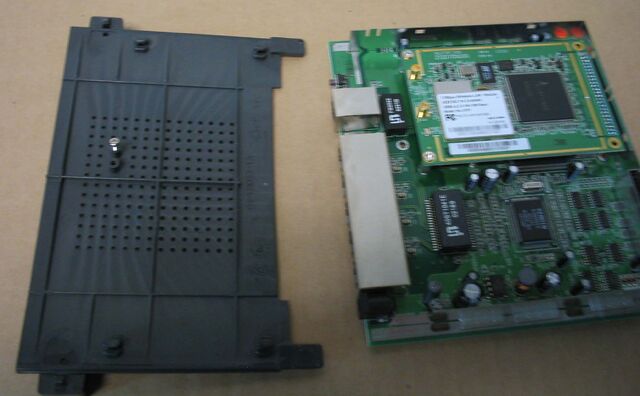 File:Linksys-BEFW11S4-13.jpg