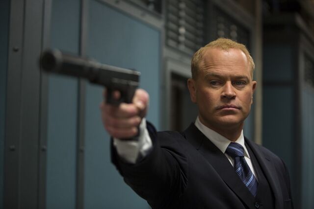 File:RED-2-Neal-McDonough.jpg