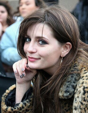 File:Mischa Barton Law-and Order-SVU.jpg