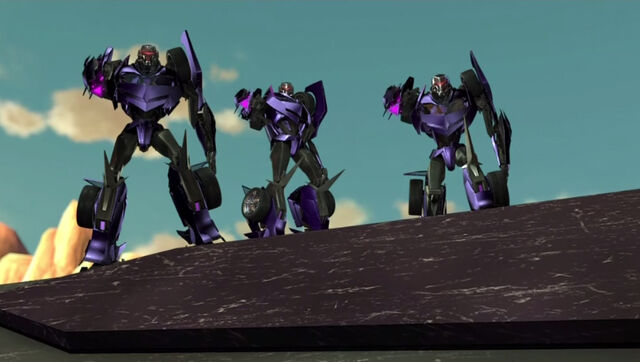 File:Vehiconsoldiers.jpg