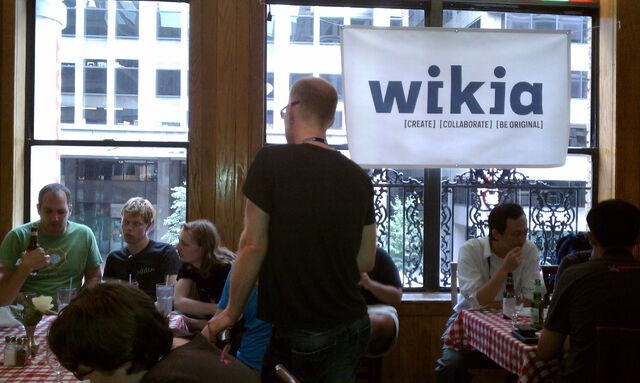 File:Wikia pizza party 1.jpg