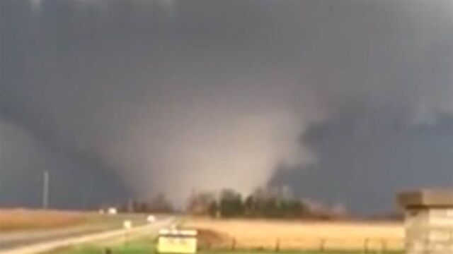 File:F os calebbryantornado 150410.nbcnews-ux-1080-600.jpg
