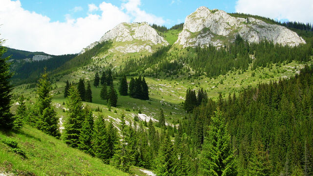File:Mountains Romania Cluj 3.jpg