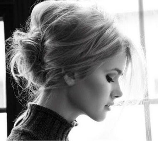 File:2013-2014-High-School-Girls-Hairstyles.jpg