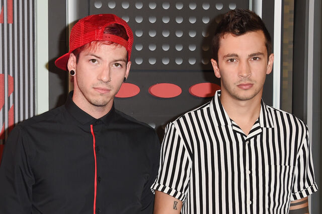 File:Twenty one pilots.jpg