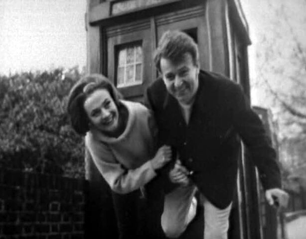 File:IanBarbaraRealPoliceBox1.jpg