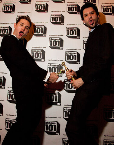 File:NiceBrosChannies.jpg