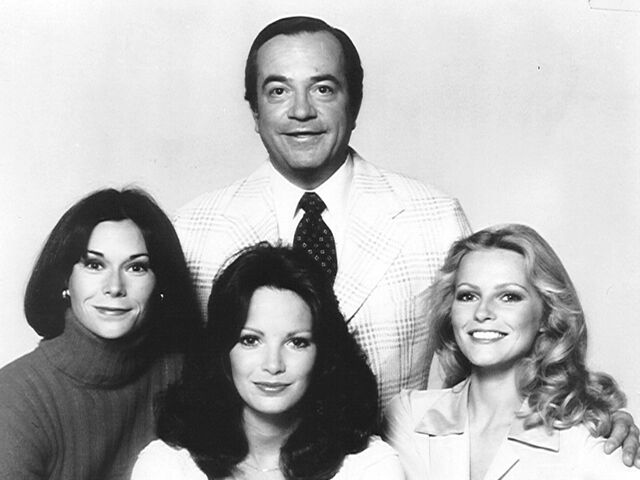 File:Movies Wallpaper- Charlie's Angels (Originals).jpeg