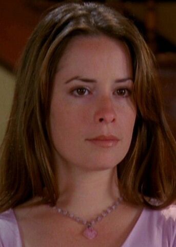 File:Piper Halliwell-Manor.jpg