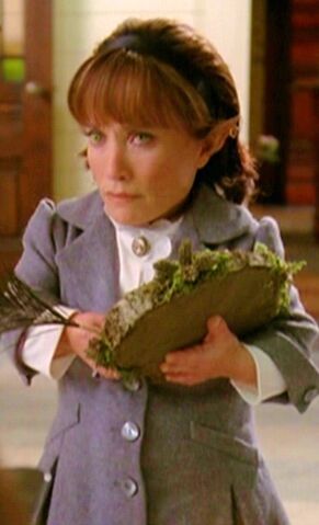 File:Elf Nanny1.jpg