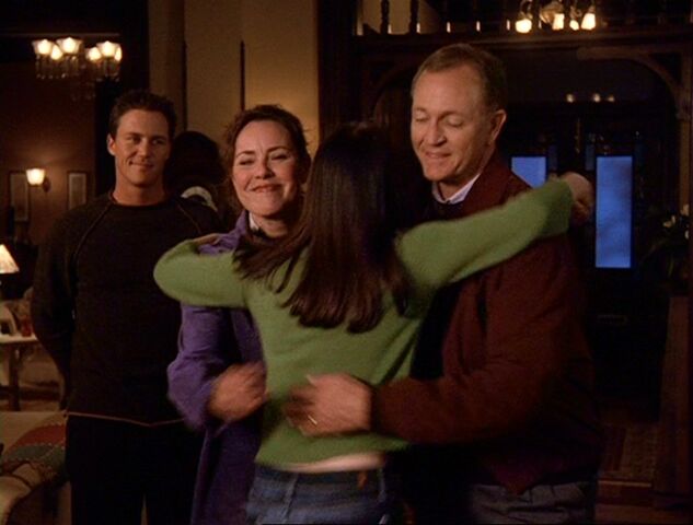 File:4x10-PaigeParents.jpg