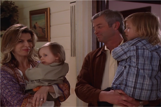 Arquivo:Patty Chris Wyatt and Victor.png