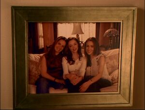 HalliwellSisters2.jpg