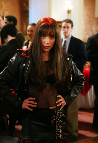 File:Charmed 415 122 391lo.jpg