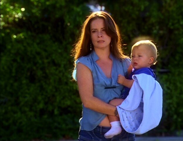 File:6x06-Piper-Wyatt.jpg