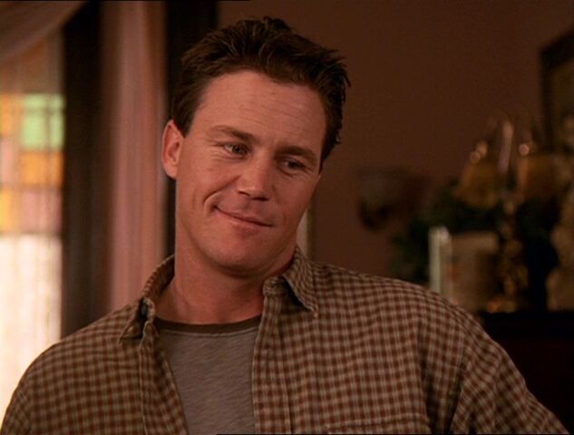 File:4x14-Leo.jpg
