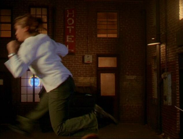 File:Phoebelevitation8.jpg