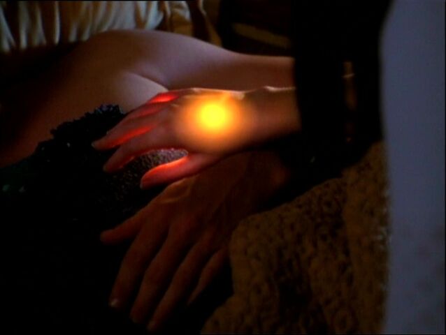 File:1x21-PiperHeal.jpg