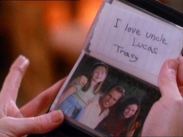 File:Lucas&nieces.jpg