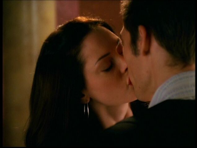 File:7x03-PaigeBenKiss.jpg