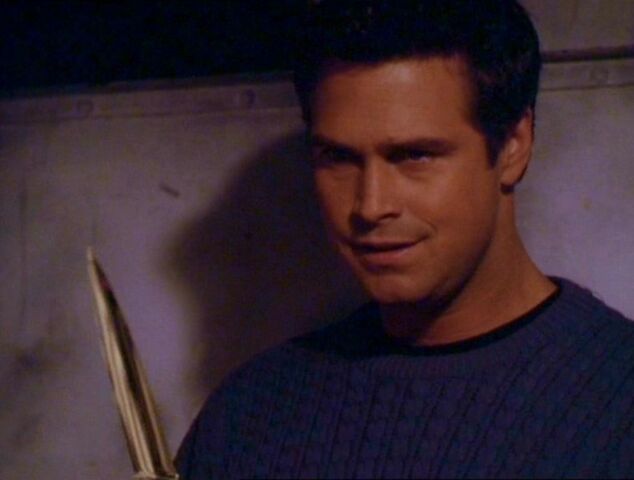 Ficheiro:Jeremy with athame.jpg