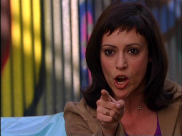 File:4x20-PhoebeQueen2.jpg