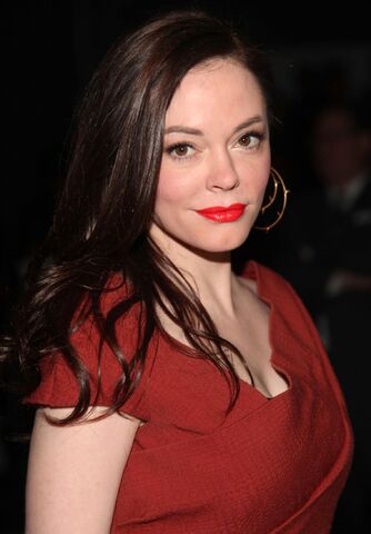 File:Rose MercedezBenzFashionWeek LelaRose.jpg