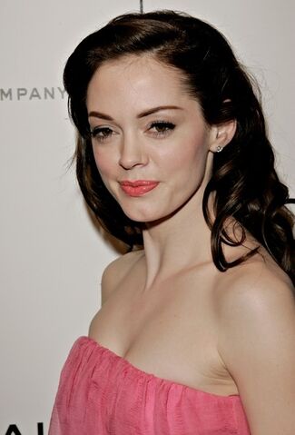 File:Weinstein+Co+Golden+Globe+Party+Arrivals+y58B5iXh8i3l.jpg