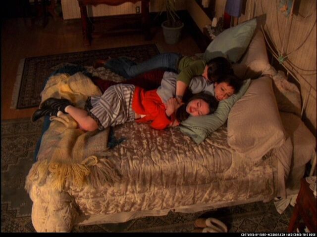 File:Charmed-Caps420 223.jpg