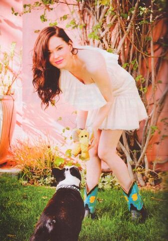 File:ModernDog-Summer2011 002.jpg