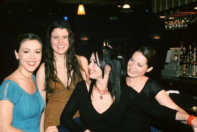 File:On-set-of-Charmed-charmed-12699363-1450-969.jpg