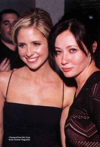 File:Shannen-SarahMichelle.jpg