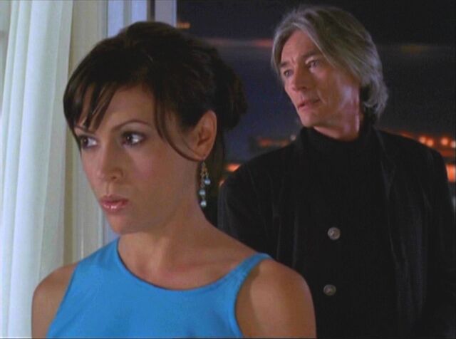 Фајл:5x07-Phoebe-Barbas.jpg