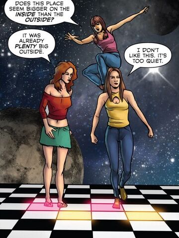 File:Phoebeflight (3).jpg