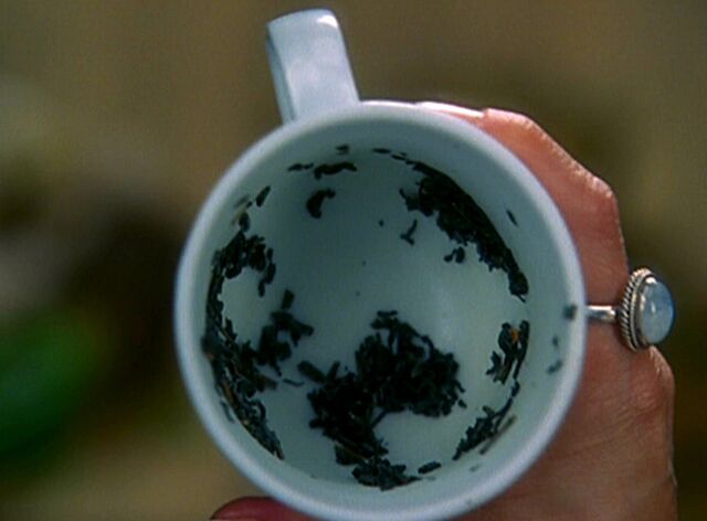 File:5x06-TeaLeaves.jpg