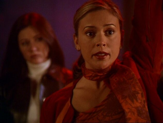 File:3x01-PhoebeMeetsCole.jpg