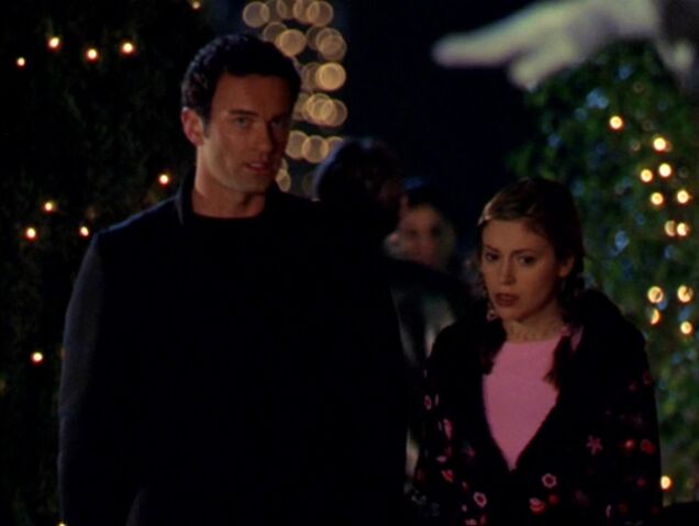 File:3x19PhoebeandCole.jpg