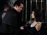 4x19-094-cole-phoebe.jpg