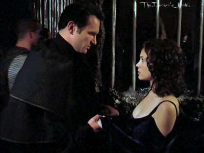 Ficheiro:4x19-094-cole-phoebe.jpg