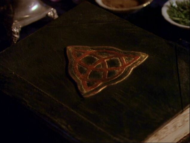 File:4x01-BookOfShadows.jpg